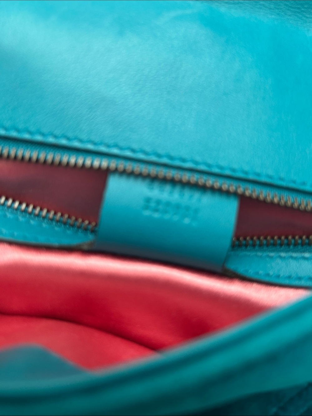 Gucci Teal Velvet Marmont Shoulder Bag with Gold Hardware - Picture 9 of 9